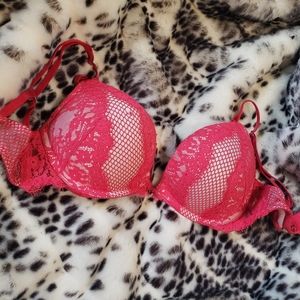 Victoria’s Secret bombshell bra